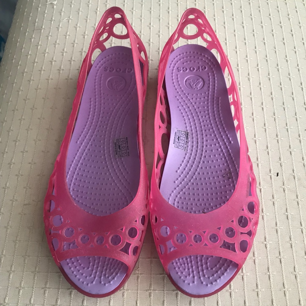 Pink crocs in great condition